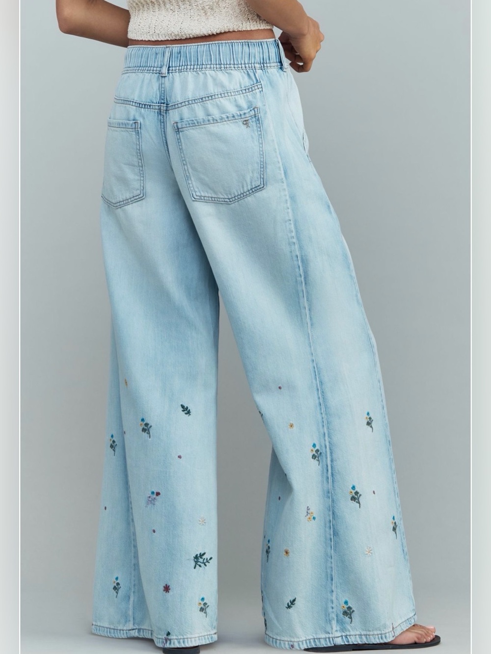 Anthropologie Adi Mid-Rise Flare Ditsy Jeans by Pilcro - Medium - Picture 7 of 12